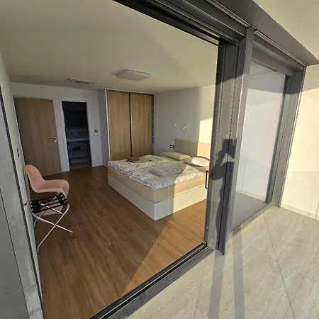Villa Deluxe *