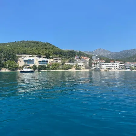 Deluxe * Zaostrog