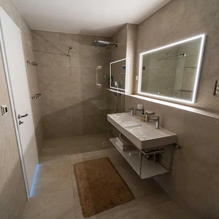 Deluxe * Заострог