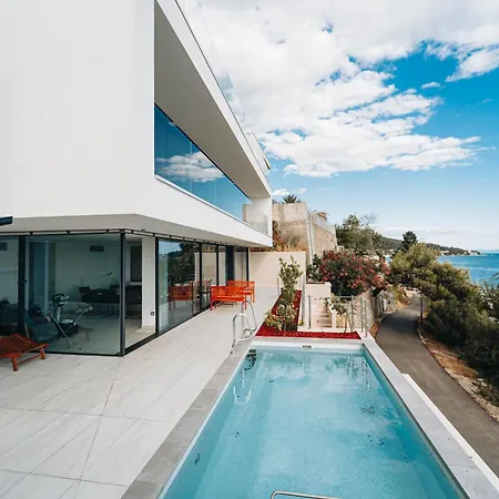 Villa Deluxe