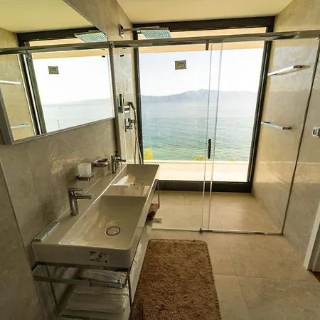 Deluxe Заострог