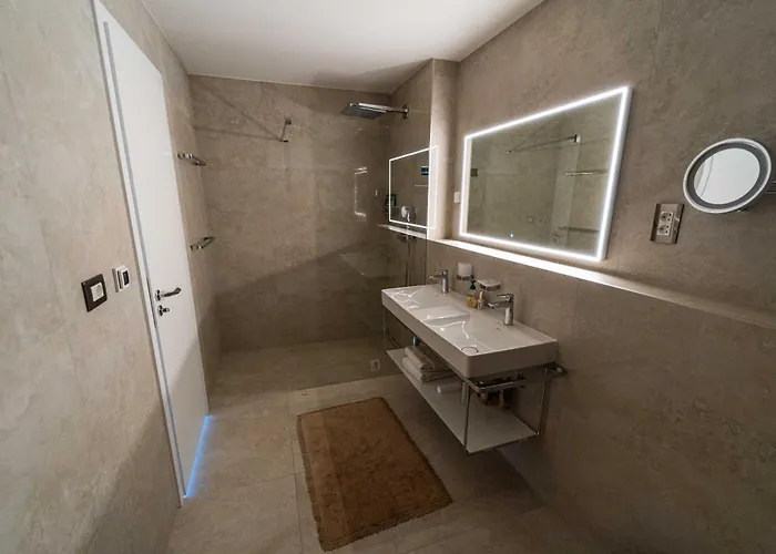 Deluxe * 자오스트로그